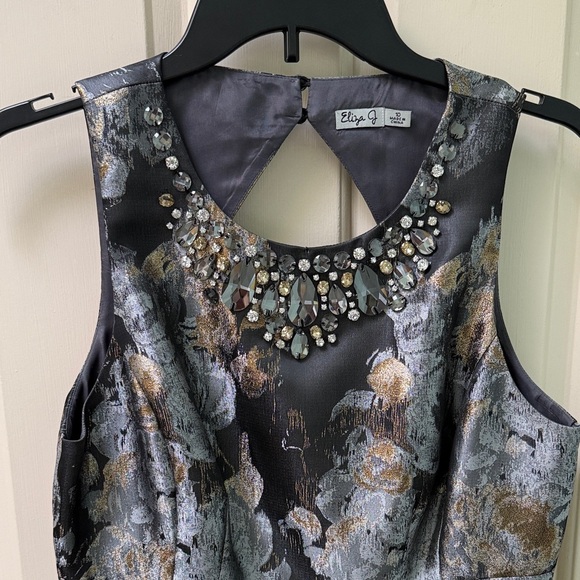 Eliza J Dresses & Skirts - Eliza J Jewel-Neck Metallic Dress